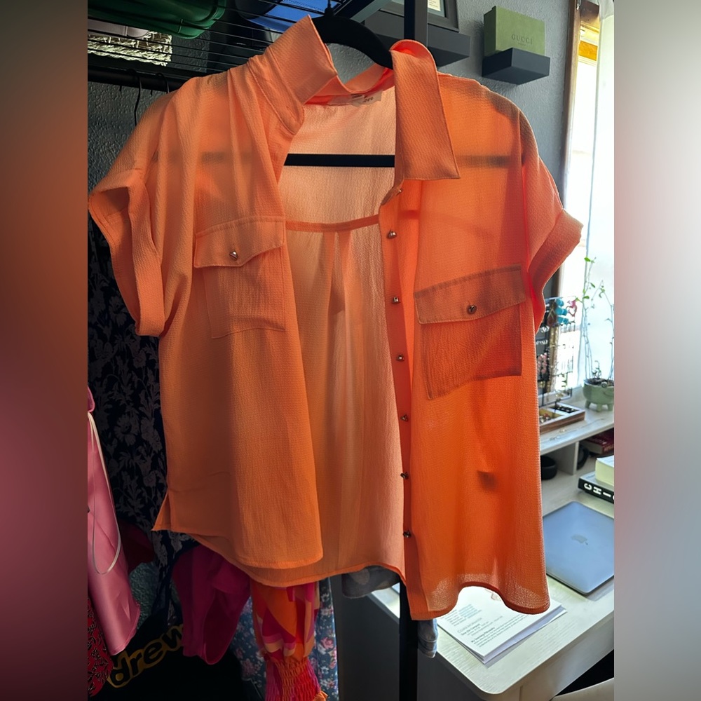 orange shirt